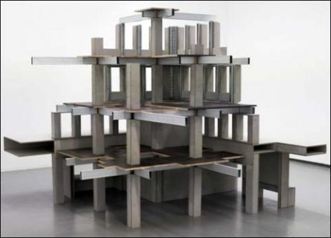 Nicolas Moulin《Steppterm》:荒地里的巨大人工结构