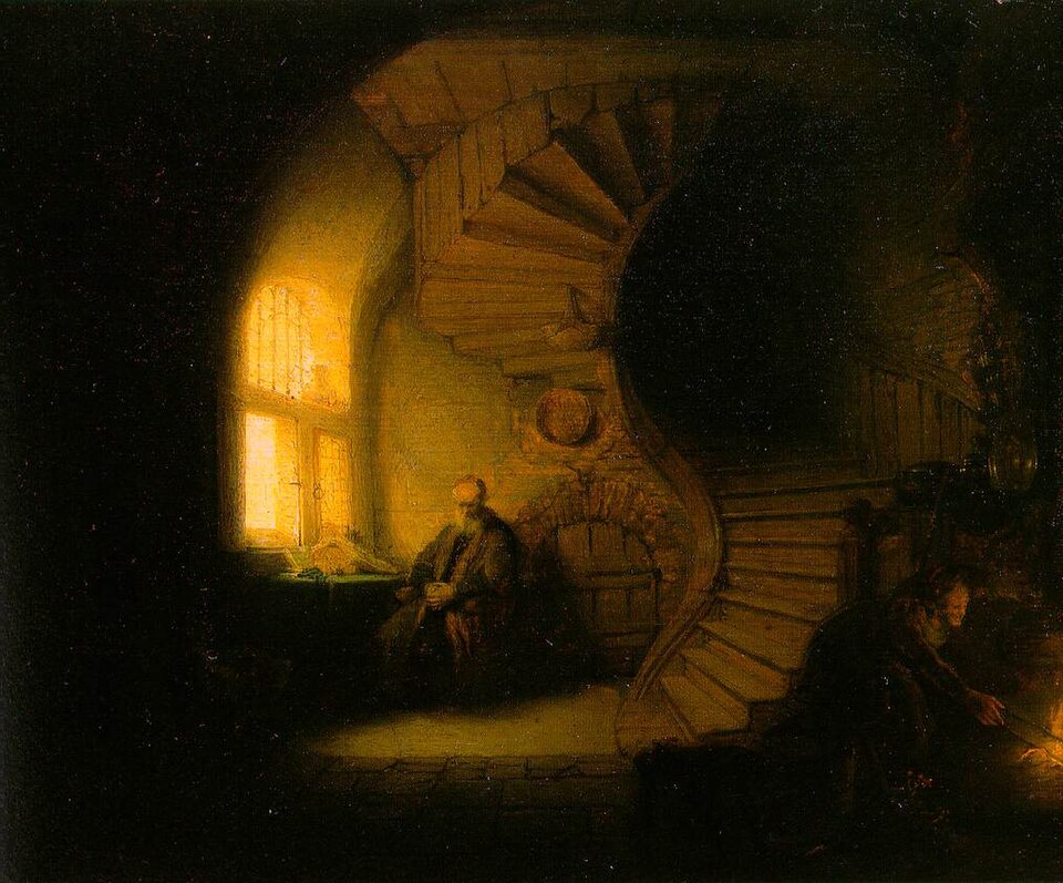 Rembrandt《沉思的哲学家》:窗光与旋梯在暗室中构成内向空间